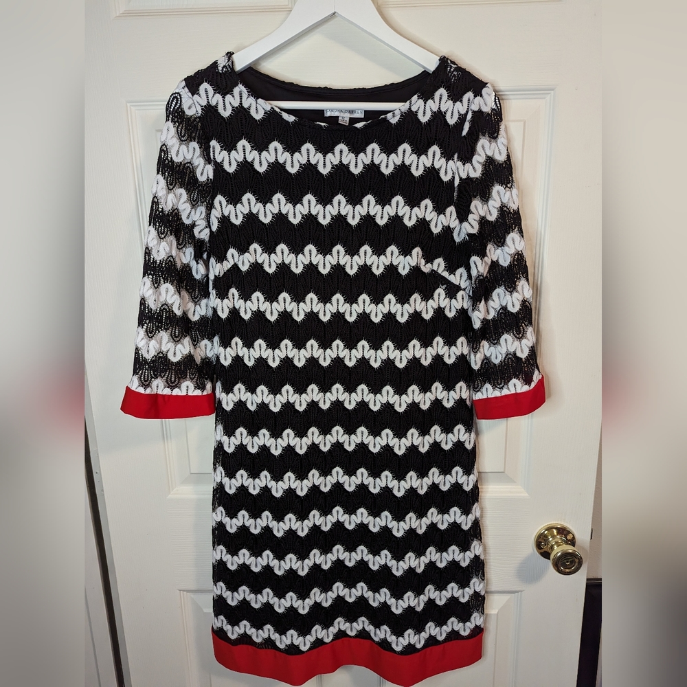 Sandra Darren black white and red zigzag print Sheath dress size 12